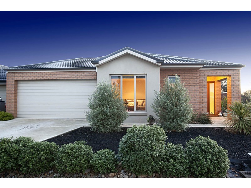 106 Alamanda Boulevard, Point Cook VIC 3030