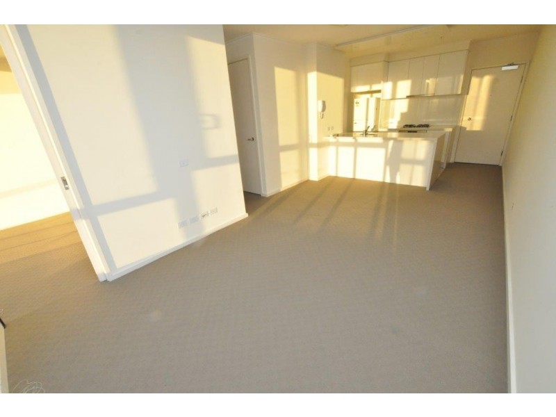 REF 20521/63 Whiteman Street, Southbank VIC 3006