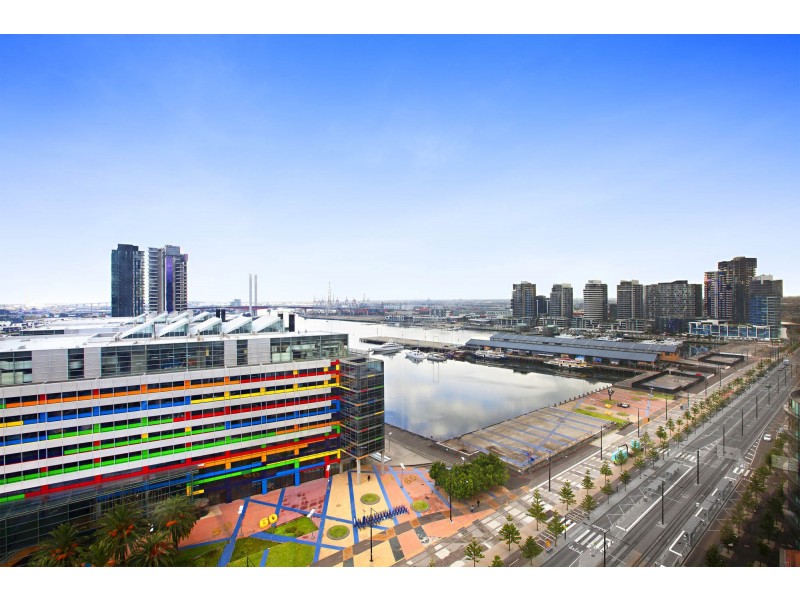 1802/100 Harbour Esplanade, Docklands VIC 3008