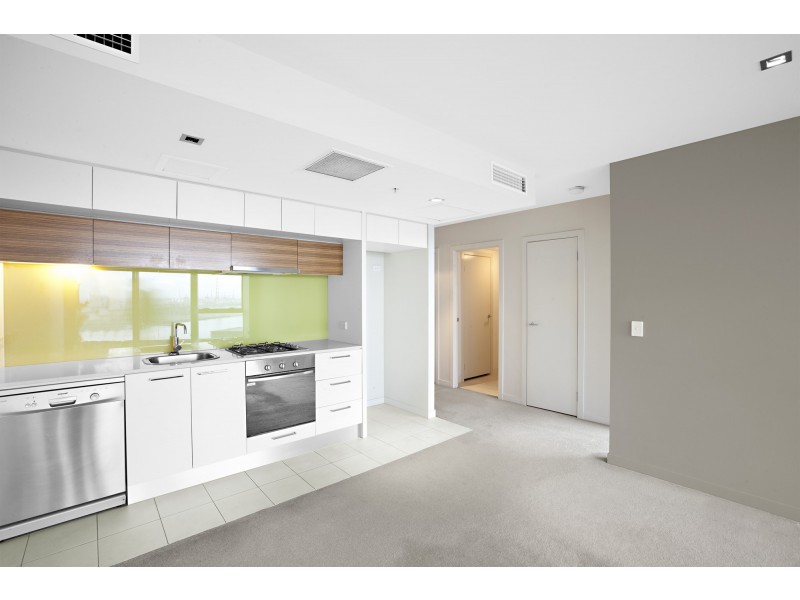 1802/100 Harbour Esplanade, Docklands VIC 3008