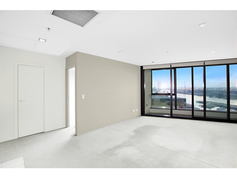 1802/100 Harbour Esplanade, Docklands VIC 3008