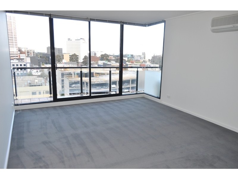 REF 20530/28 Bank Street, South Melbourne VIC 3205