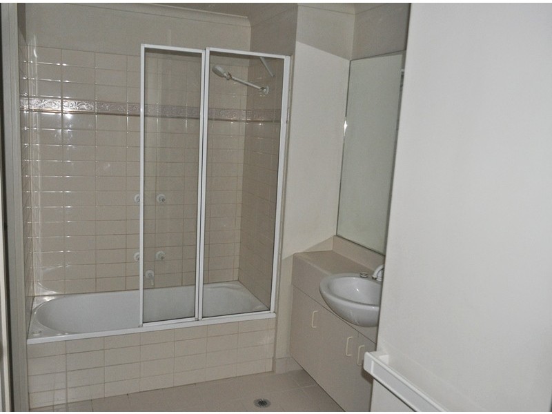REF 20539/16 Courtney Street, North Melbourne VIC 3051