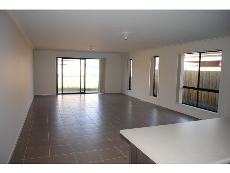 11 Warunda Parade, Point Cook VIC 3030