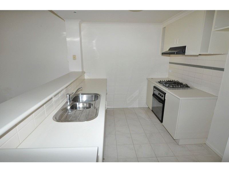 REF 20387/16 Courtney Street, North Melbourne VIC 3051