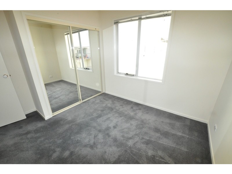 REF 20387/16 Courtney Street, North Melbourne VIC 3051