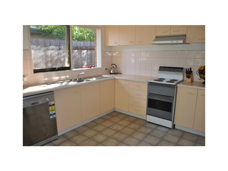 2/9 Fifth Street, Parkdale VIC 3195