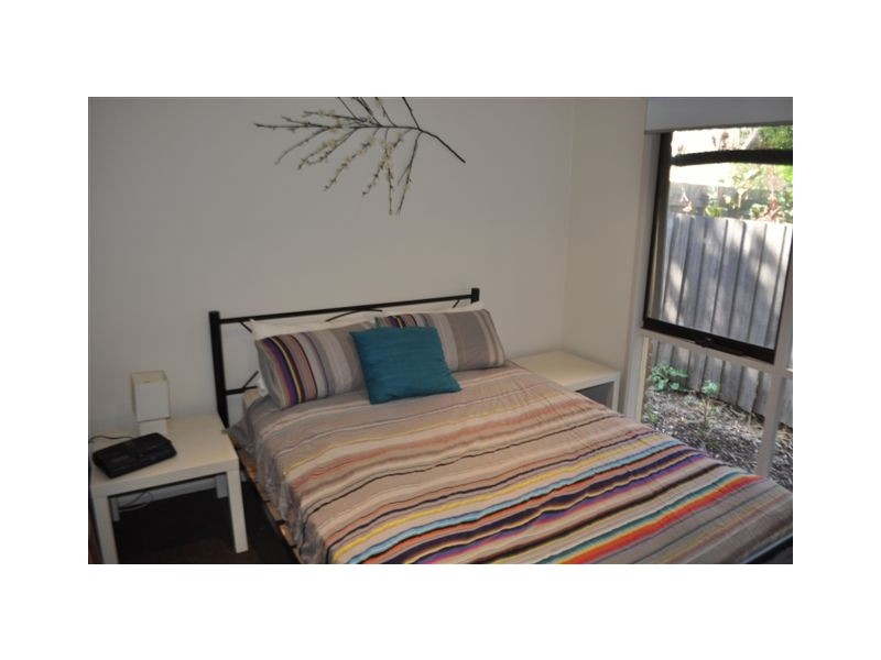 2/9 Fifth Street, Parkdale VIC 3195