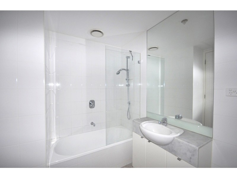 REF 20571/173 City Road, Southbank VIC 3006