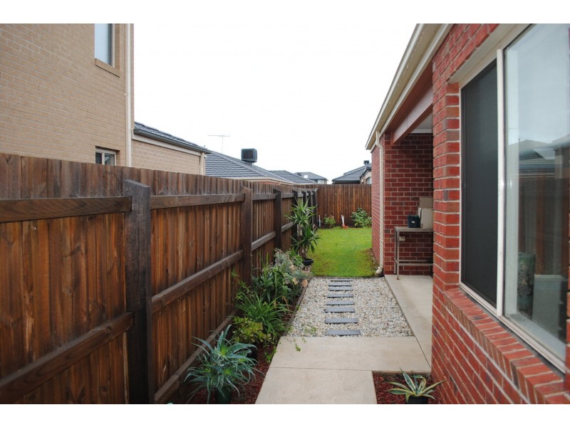 3 Millpond Drive, Point Cook VIC 3030