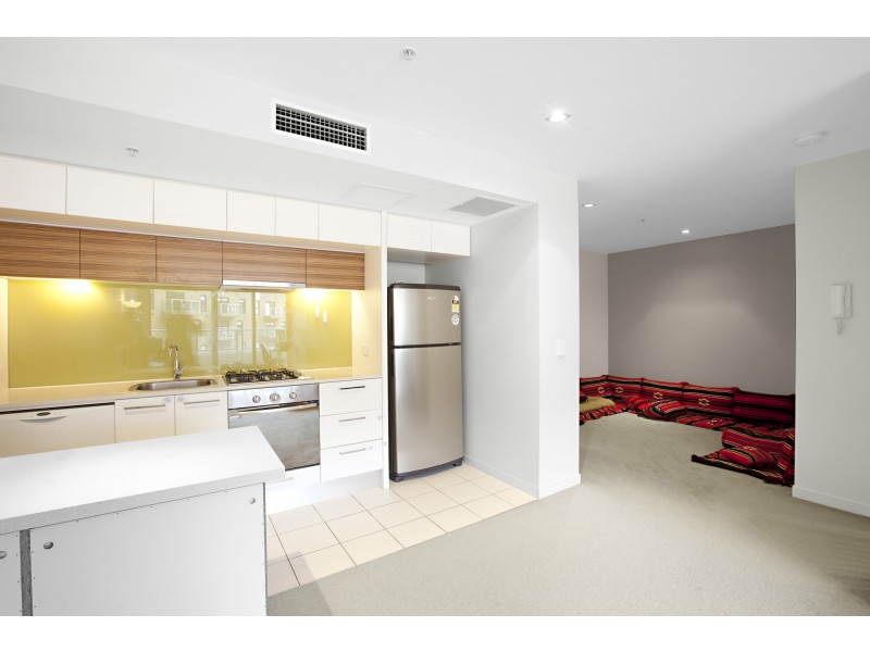 716/100 Harbour Esplanade, Docklands VIC 3008