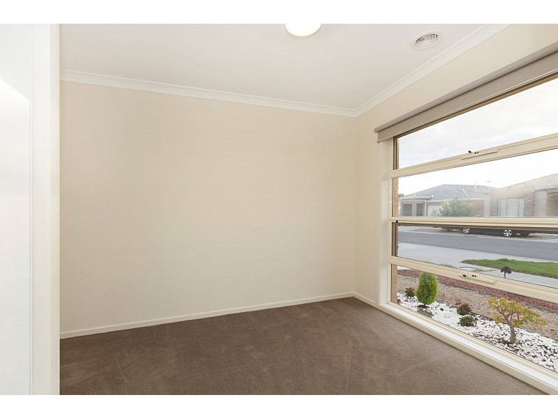8 Windrest Way, Point Cook VIC 3030