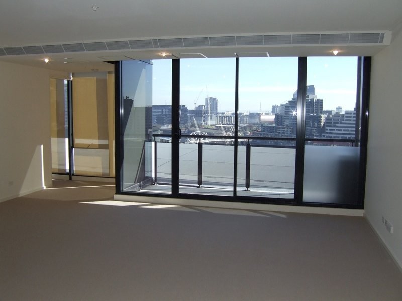 REF 20590/63 Whiteman Street, Southbank VIC 3006