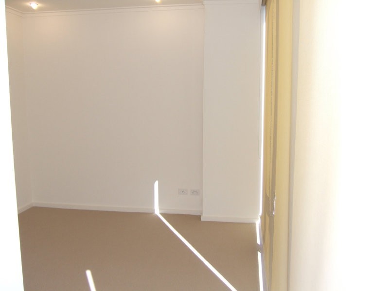 REF 20590/63 Whiteman Street, Southbank VIC 3006