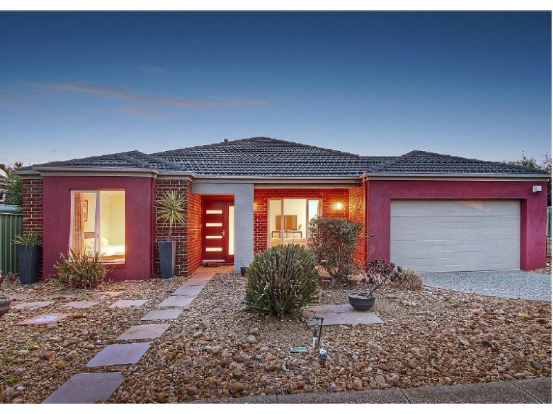 4 Sorrento Avenue, Point Cook VIC 3030