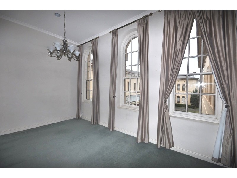 98 Wiltshire Drive, Kew VIC 3101