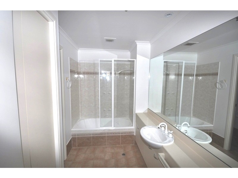 REF 20620/83 Queensbridge Street, Southbank VIC 3006