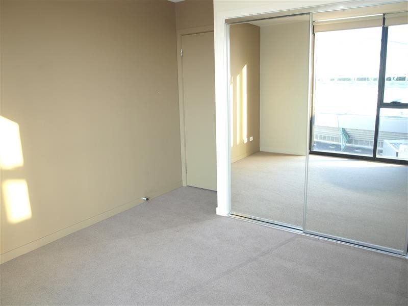 1513/100 Harbour Esplanade, Docklands VIC 3008