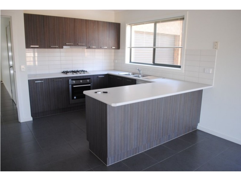 19 Arrowgrass Drive, Point Cook VIC 3030