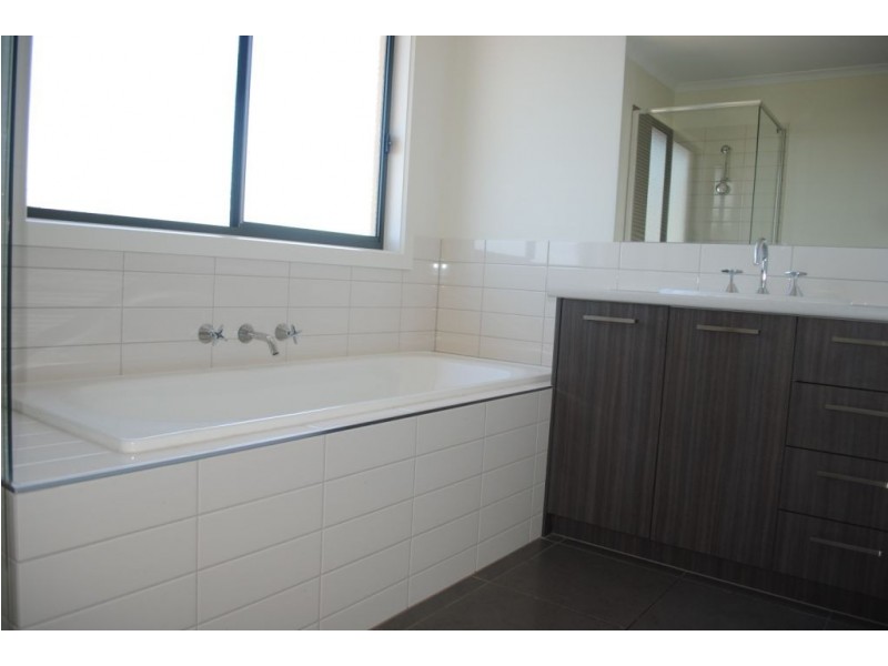 19 Arrowgrass Drive, Point Cook VIC 3030