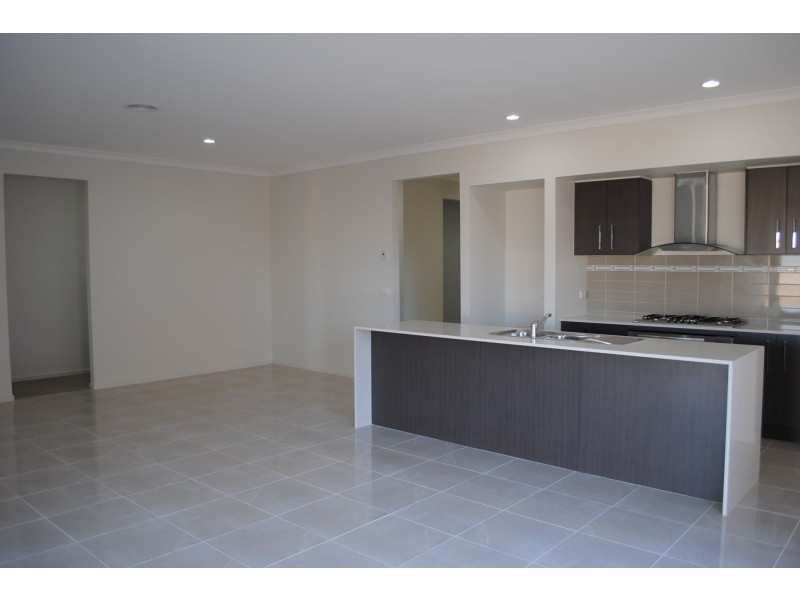 8 Ironwood Drive, Point Cook VIC 3030