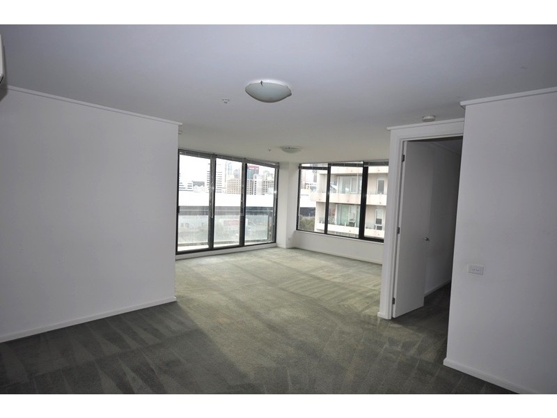 REF 20643/99 Whiteman Street, Southbank VIC 3006