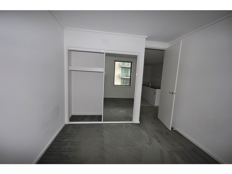 REF 20643/99 Whiteman Street, Southbank VIC 3006