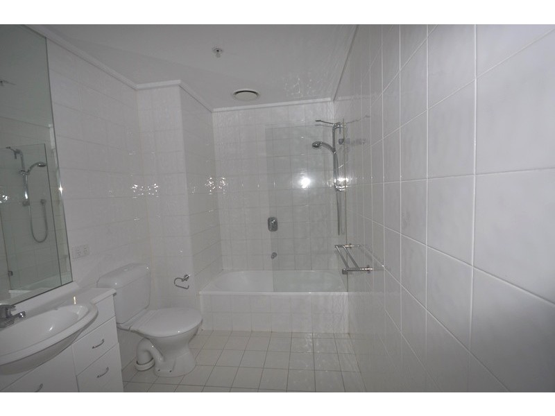 REF 20643/99 Whiteman Street, Southbank VIC 3006