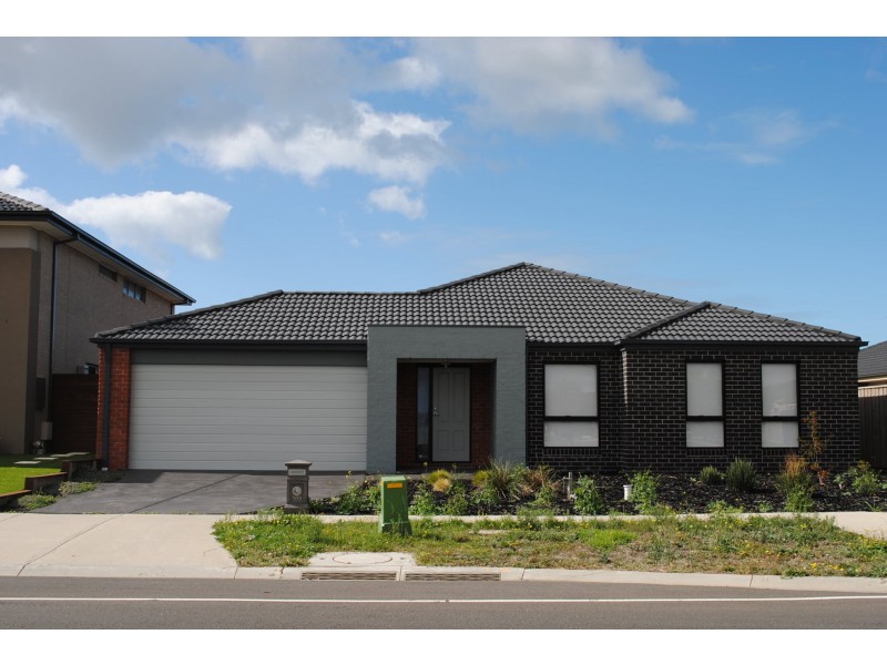 105 Alamanda Boulevard, Point Cook VIC 3030