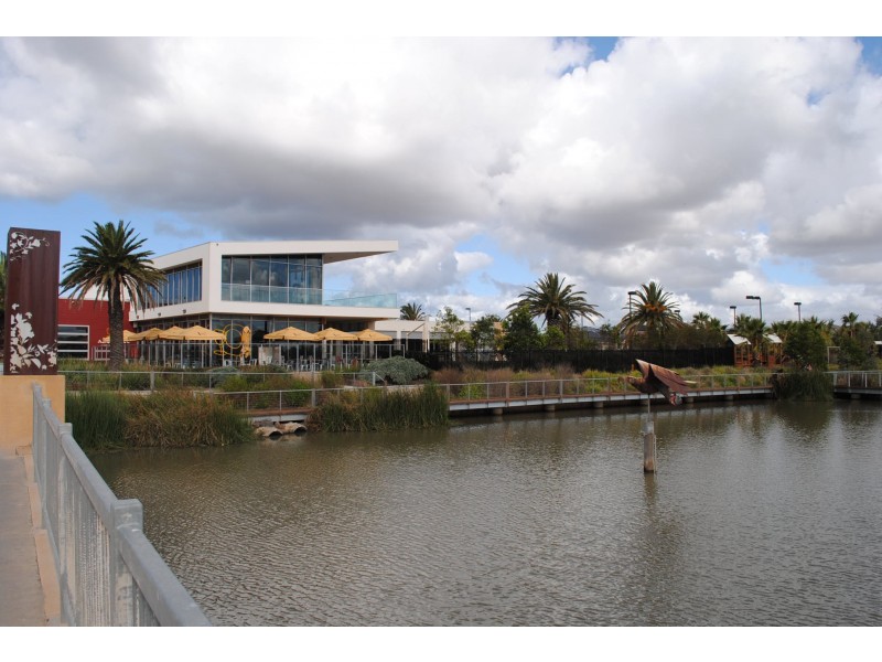 105 Alamanda Boulevard, Point Cook VIC 3030