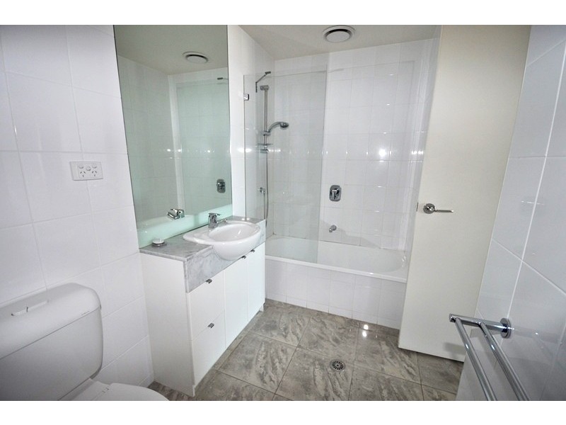 REF 20659/100 Kavanagh Street, Southbank VIC 3006