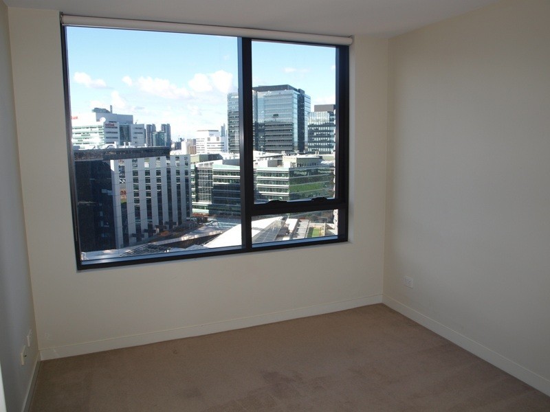 1806/100 Harbour Esplanade, Docklands VIC 3008