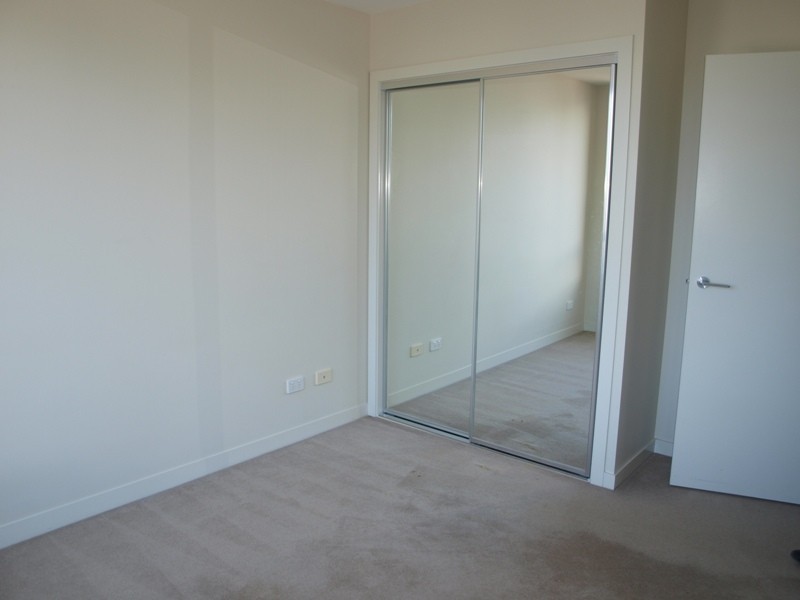 1806/100 Harbour Esplanade, Docklands VIC 3008