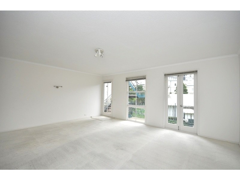 REF 20661/106 Southbank Boulevard, Southbank VIC 3006