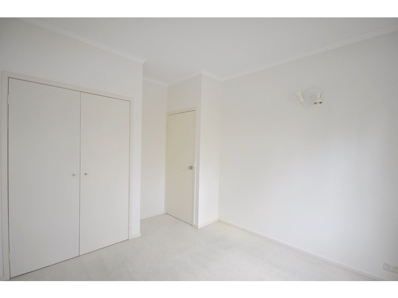 REF 20661/106 Southbank Boulevard, Southbank VIC 3006