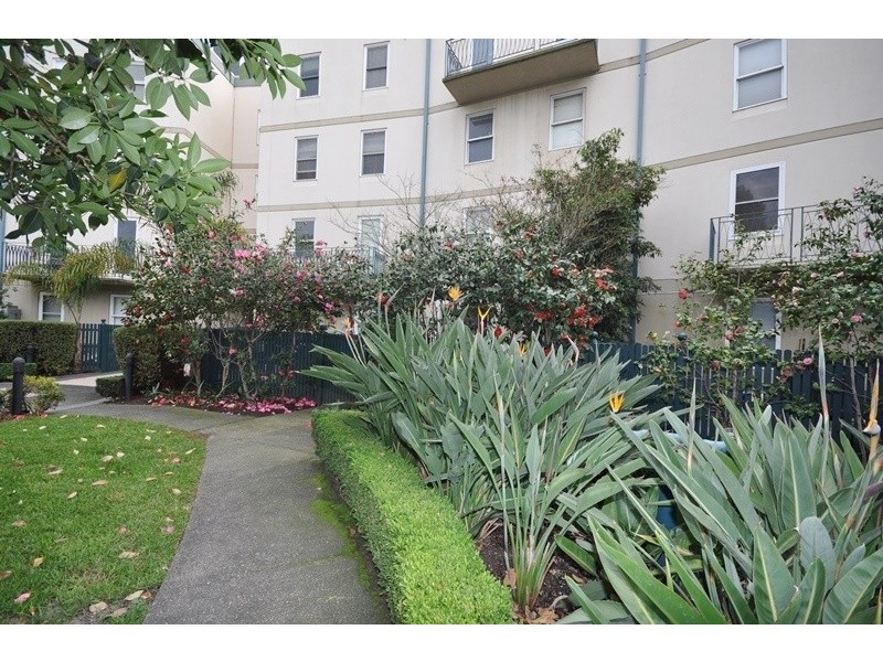 REF 20661/106 Southbank Boulevard, Southbank VIC 3006