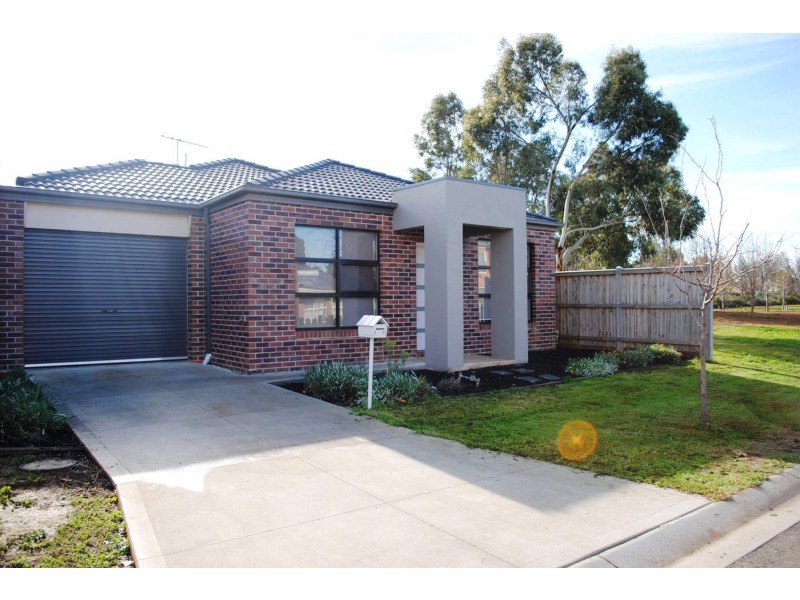 2/33 Scott Street, Werribee VIC 3030