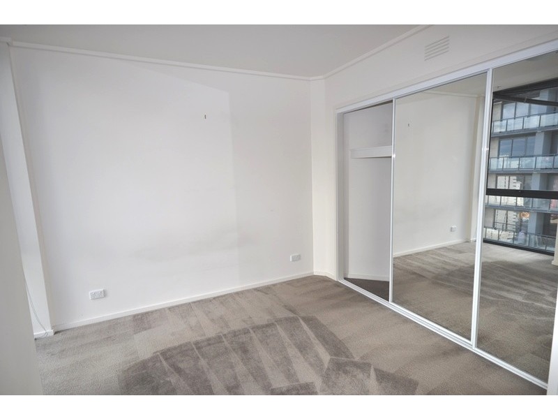 REF 20672/100 Kavanagh Street, Southbank VIC 3006