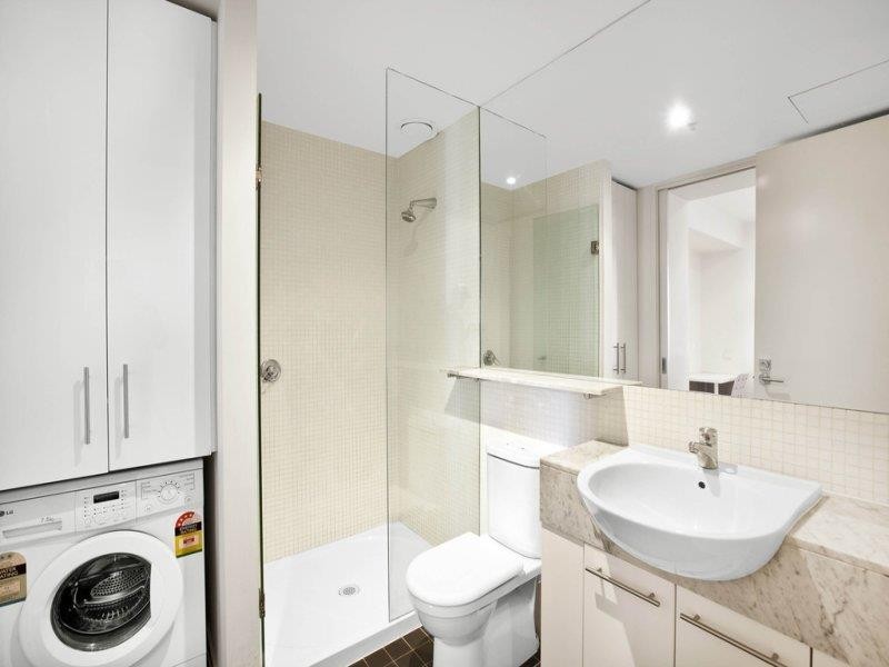 1111/225 Elizabeth Street, Melbourne VIC 3000