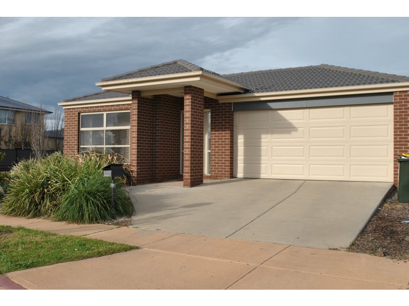 19 Ponsford Drive, Point Cook VIC 3030