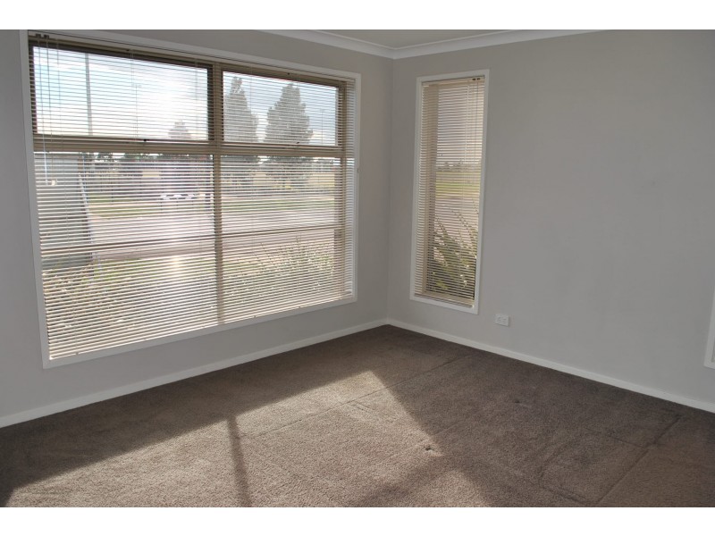 19 Ponsford Drive, Point Cook VIC 3030