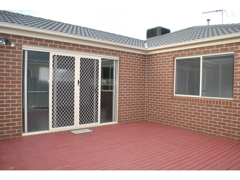 19 Ponsford Drive, Point Cook VIC 3030