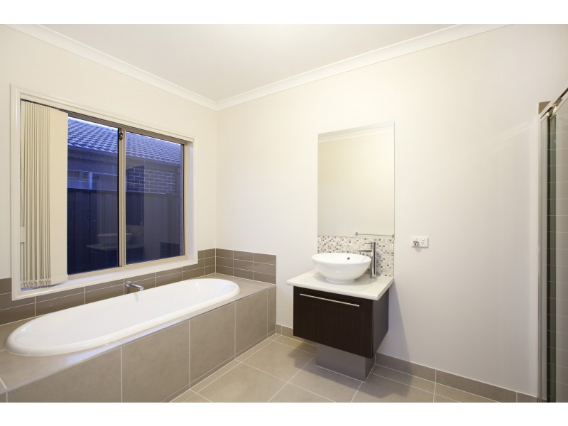 15 Palace Road, Point Cook VIC 3030