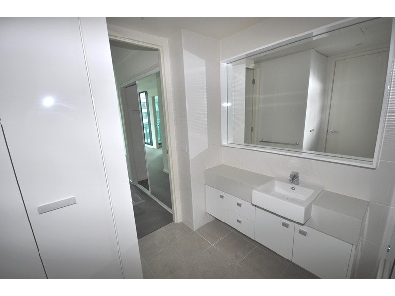 REF 20051/180 City Road, Southbank VIC 3006