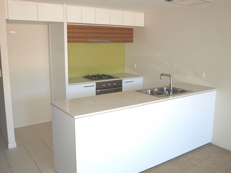 1006/100 Harbour Esplanade, Docklands VIC 3008