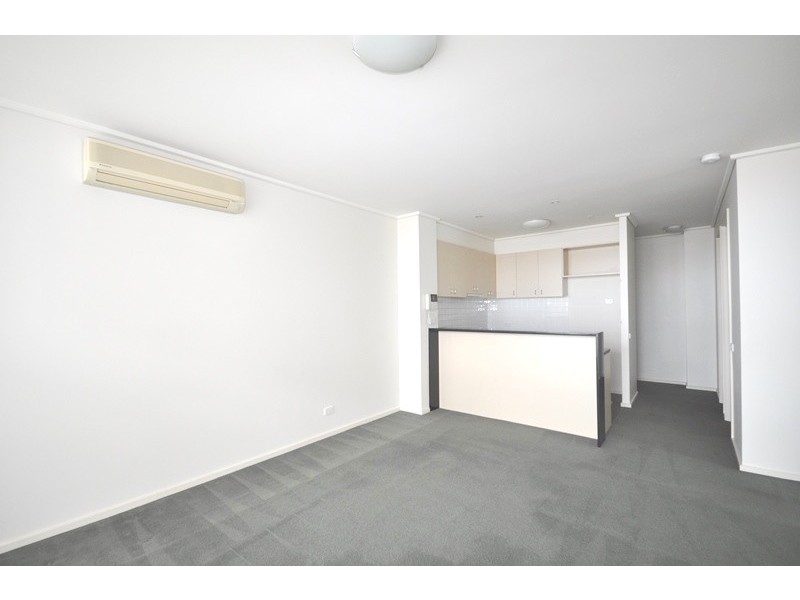 REF 20698/83 Whiteman Street, Southbank VIC 3006