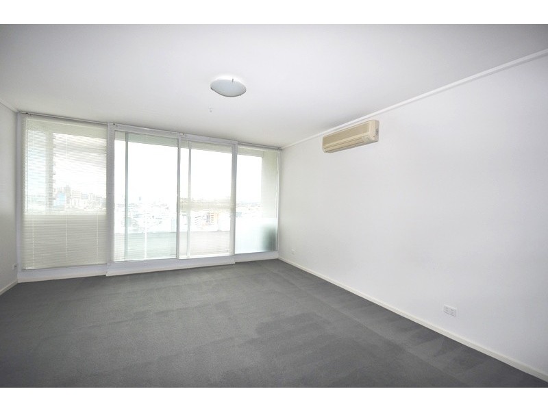 REF 20698/83 Whiteman Street, Southbank VIC 3006