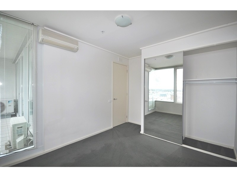 REF 20698/83 Whiteman Street, Southbank VIC 3006