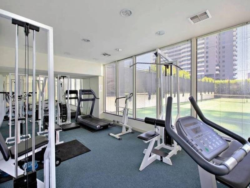 REF 20698/83 Whiteman Street, Southbank VIC 3006