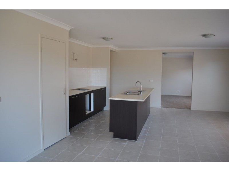 31 Waves Drive, Point Cook VIC 3030